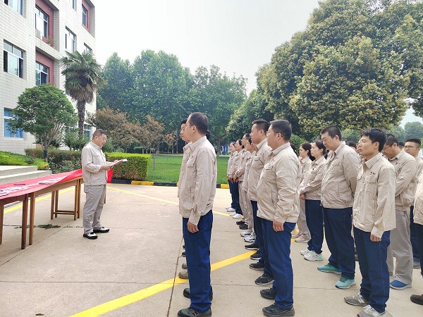 6月3日，計控電儀部部長王文波組織部門員工進行安全生產(chǎn)月宣貫活動.jpg