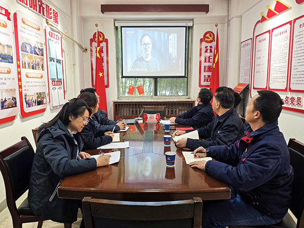 法律審計(jì)部黨支部在黨員活動(dòng)室開展主題黨日活動(dòng).jpg